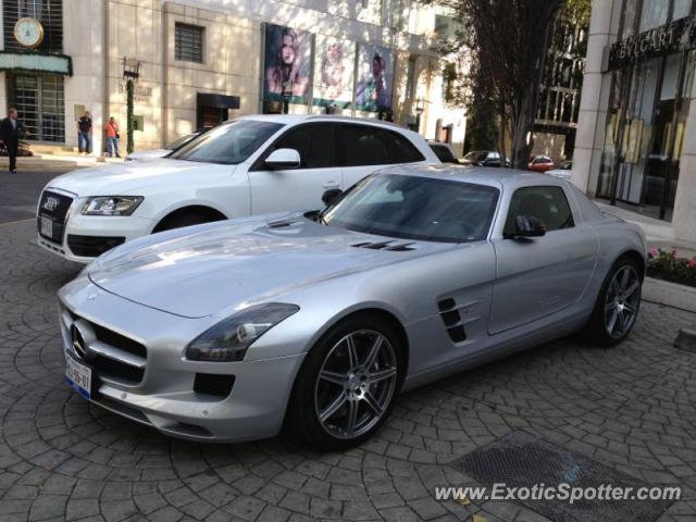 Mercedes SLS AMG spotted in Mexico City, Mexico