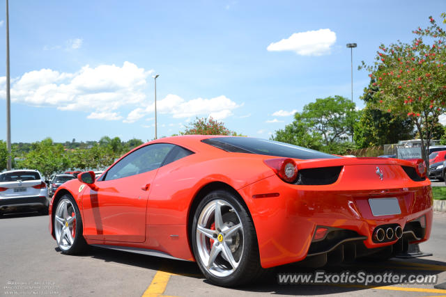 Ferrari 458 Italia spotted in Brasília, Brazil