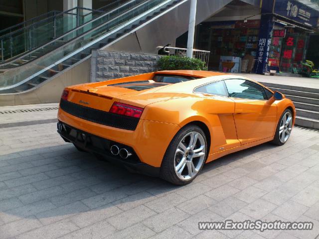 Lamborghini Gallardo spotted in Nanning,Guangxi, China