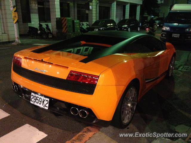 Lamborghini Gallardo spotted in Kaohsiung, Taiwan
