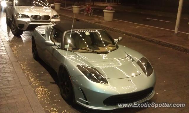 Tesla Roadster spotted in Cambridge, Massachusetts