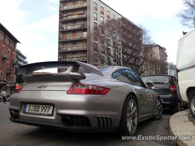 Porsche 911 GT2 spotted in Milano, Italy