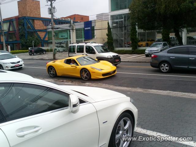 Ferrari 458 Italia spotted in São Paulo, Brazil