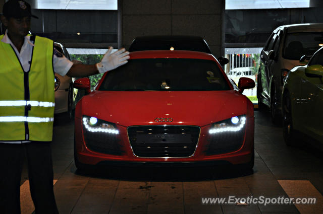 Audi R8 spotted in KLCC Twin Tower, Malaysia