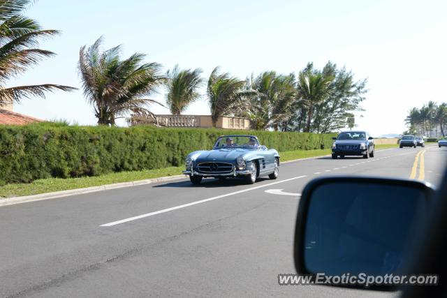 Mercedes 300SL spotted in Palm Beach, Florida