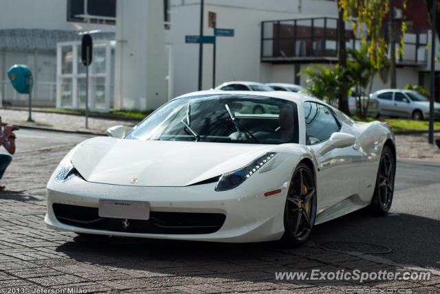 Ferrari 458 Italia spotted in Curitiba, Brazil