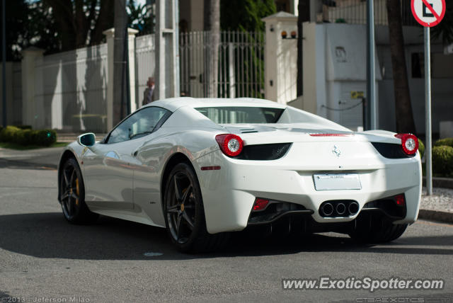 Ferrari 458 Italia spotted in Curitiba, Brazil