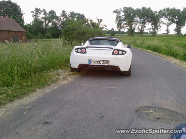 Tesla Roadster spotted in Platerowka, Poland