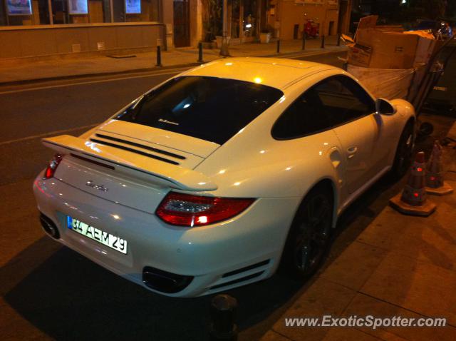 Porsche 911 Turbo spotted in Istanbul, Turkey