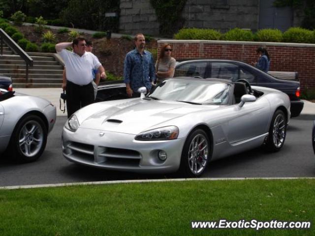 Dodge Viper spotted in Upstate, New York