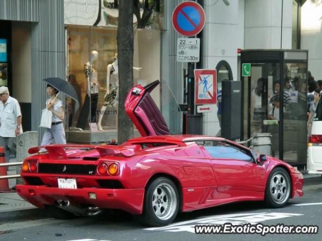 Lamborghini Diablo spotted in Tokyo, Japan