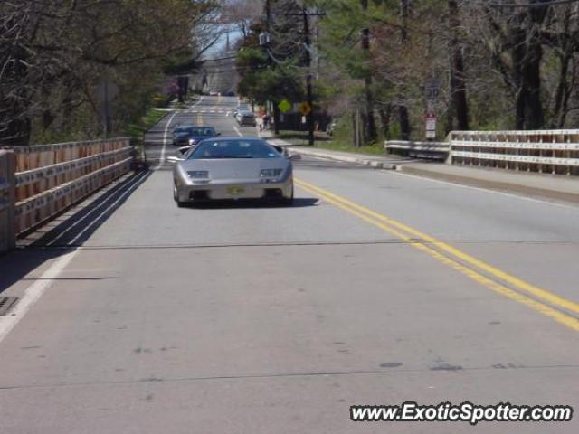 Lamborghini Diablo spotted in Rocky Hill, New Jersey