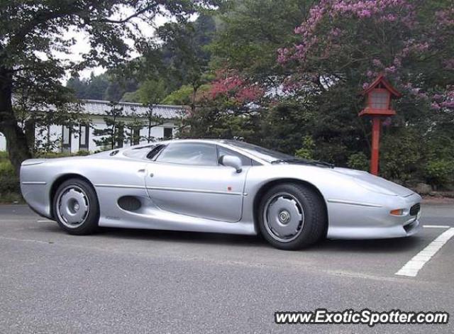 Jaguar XJ220 spotted in Avon, Connecticut