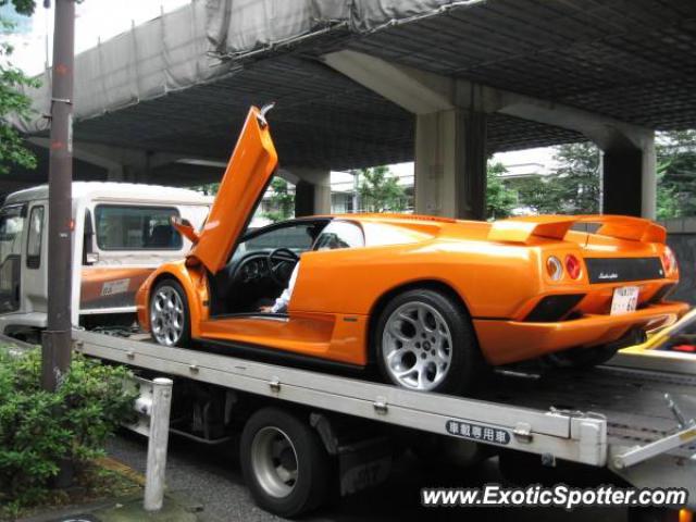 Lamborghini Diablo spotted in Tokyo, Japan