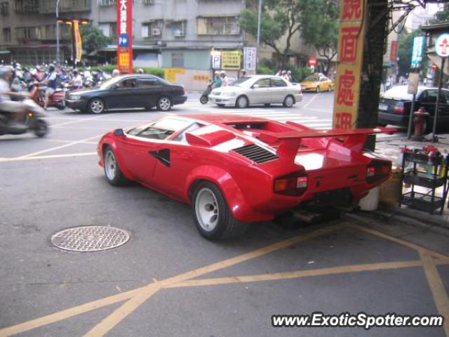 Lamborghini Countach spotted in Taipei, Taiwan