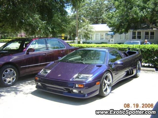 Lamborghini Diablo spotted in Windermere, Florida