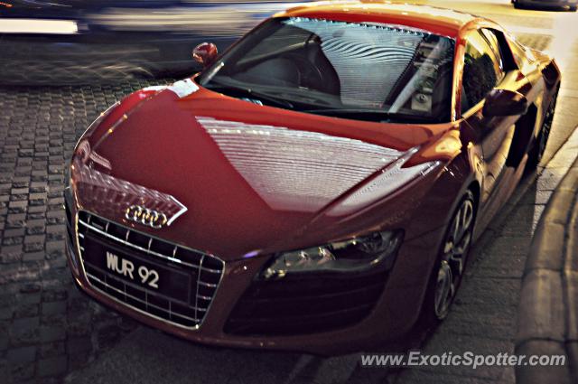 Audi R8 spotted in KLCC Twin Tower, Malaysia