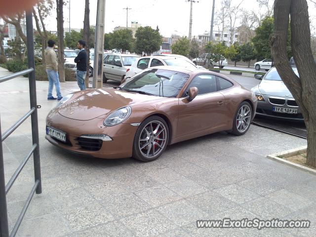 Porsche 911 spotted in Tehran, Iran