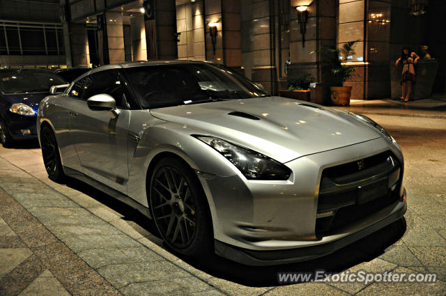 Nissan Skyline spotted in KLCC Twin Tower, Malaysia