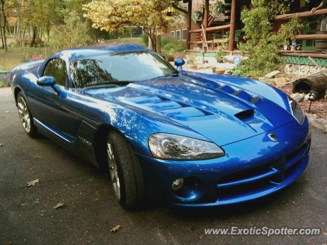 Dodge Viper spotted in Belleville, Illinois