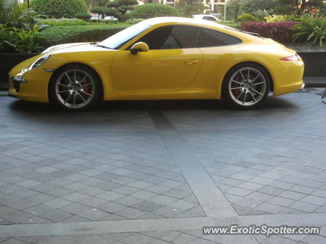 Porsche 911 spotted in Jakarta, Indonesia