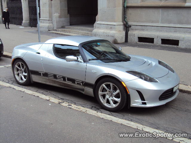 Tesla Roadster spotted in Zurich, Switzerland