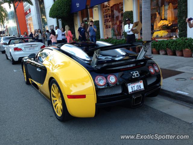 Bugatti Veyron spotted in Rodeo Drive, California