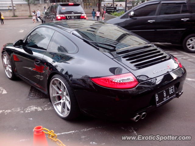 Porsche 911 spotted in Jakarta, Indonesia