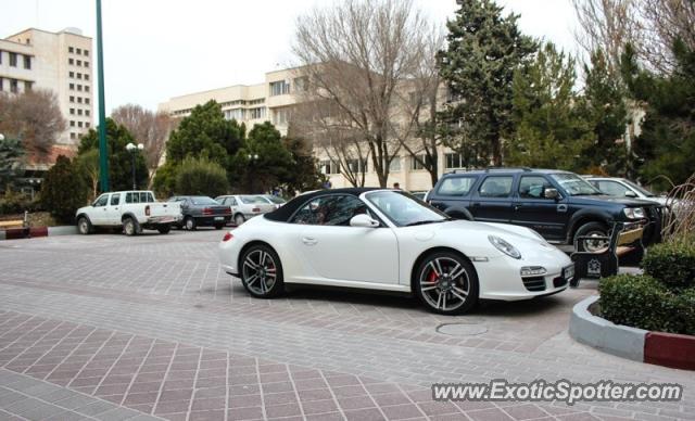 Porsche 911 spotted in Tehran, Iran