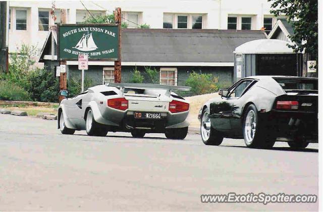 Lamborghini Countach spotted in Seattle, Washington