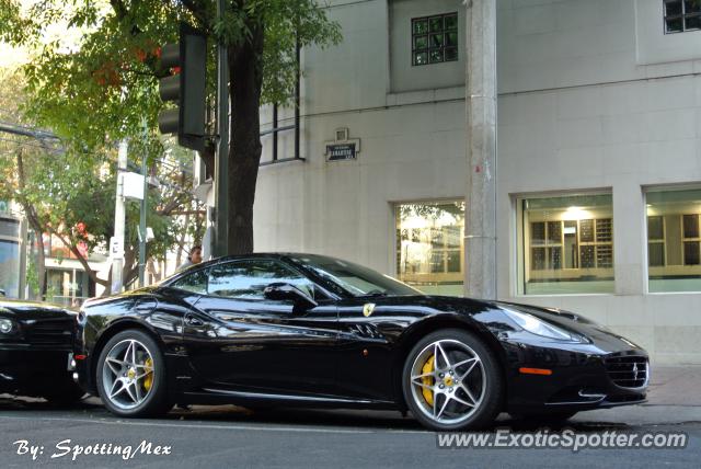 Ferrari California spotted in Ciudad de México, Mexico