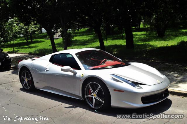 Ferrari 458 Italia spotted in Ciudad de México, Mexico