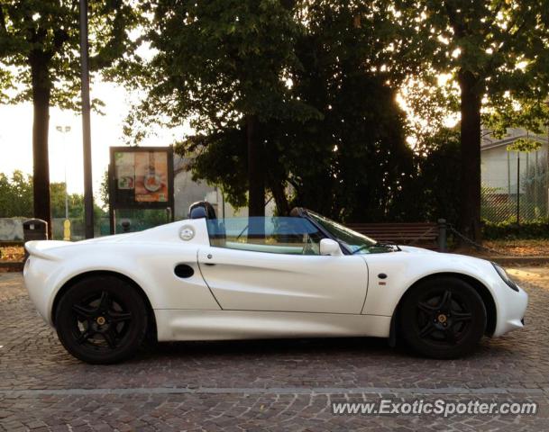 Lotus Exige spotted in Bergamo, Italy