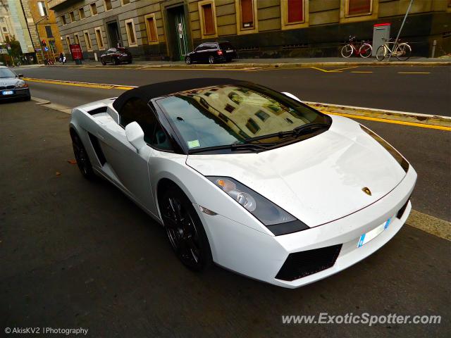 Lamborghini Gallardo spotted in Milan, Italy