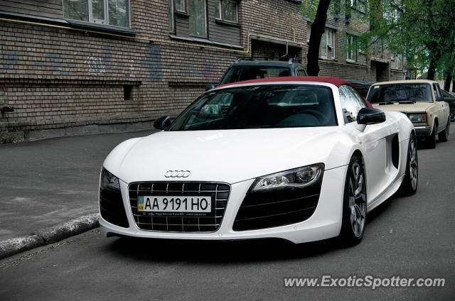 Audi R8 spotted in Kiev, Ukraine