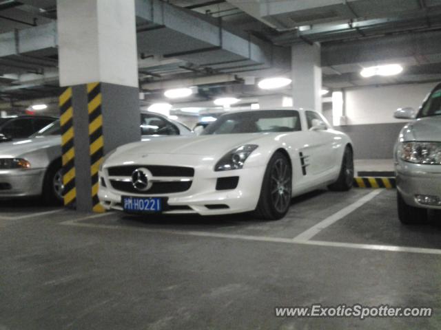 Mercedes SLS AMG spotted in Shanghai, China