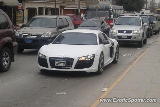 Audi R8 spotted in Lima, Peru