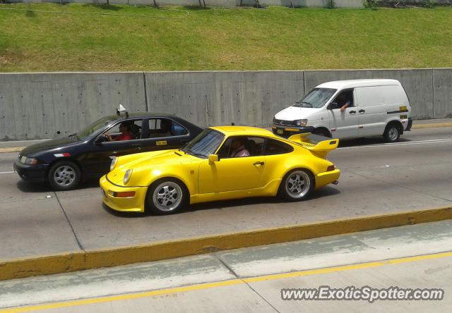 Porsche 911 spotted in Lima, Peru