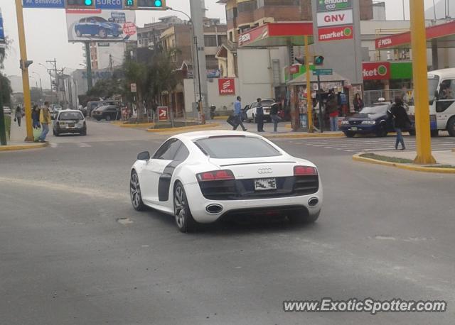 Audi R8 spotted in Lima, Peru