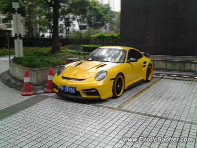 Porsche 911 Turbo spotted in Shanghai, China