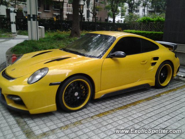 Porsche 911 Turbo spotted in Shanghai, China