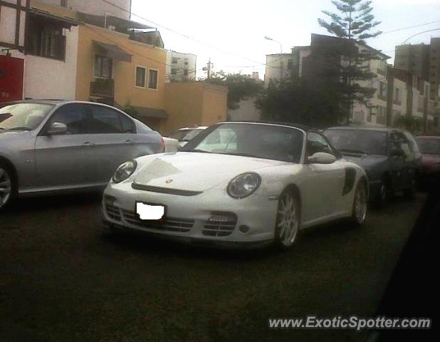 Porsche 911 Turbo spotted in Lima, Peru