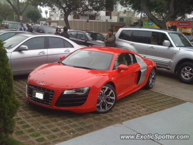 Audi R8 spotted in Lima, Peru