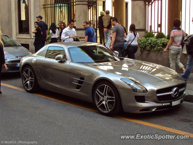 Mercedes SLS AMG spotted in Milan, Italy