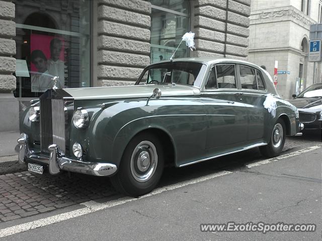 Rolls Royce Silver Cloud spotted in Zurich, Switzerland