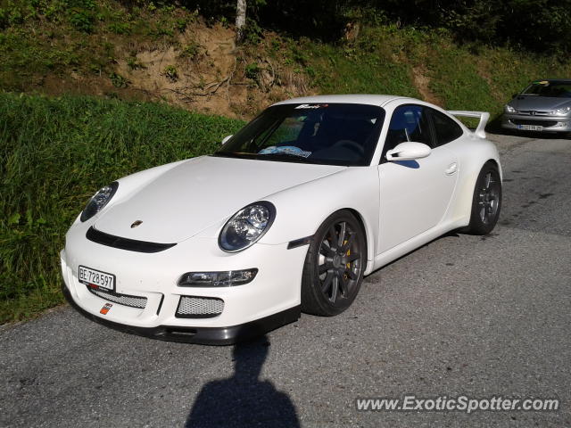 Porsche 911 GT3 spotted in Morzine, France