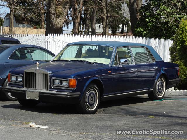 Rolls Royce Silver Spur spotted in Newark, Delaware