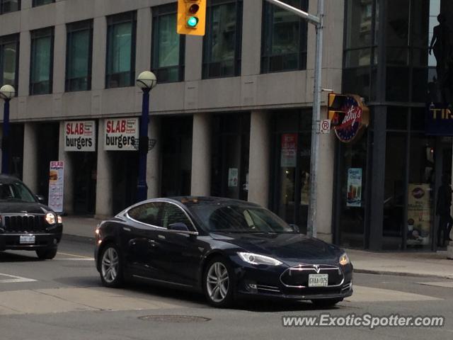 Tesla Model S spotted in Toronto, Canada