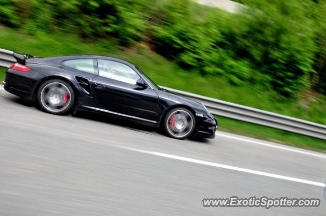 Porsche 911 Turbo spotted in 'The motorway', France