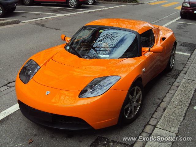 Tesla Roadster spotted in Zurich, Switzerland